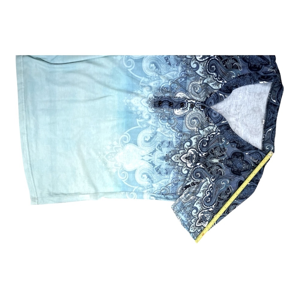 XL Shades Of Blue Paisley V-Neck Top - Picture 12 of 16